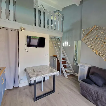 6 Pers. Avec Piscine, Tennis Et Petanque - - Fr-1-387-36 Apartment